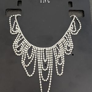 NEW INC Necklace (1) & Bobby Pins (4)